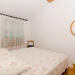 Viktor Apartman *
